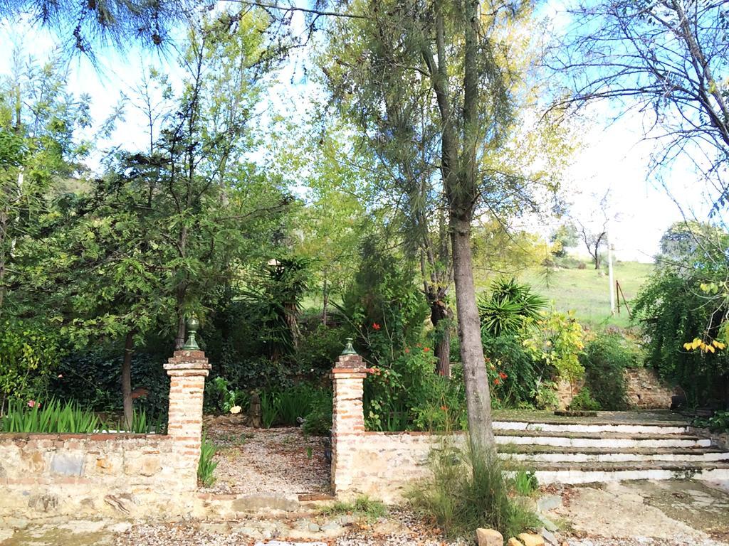 Cortijo El Berrocal Guest House Cazalla de la Sierra Eksteriør bilde